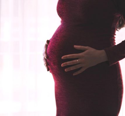 test ciążowy kobieta mama